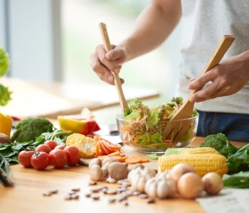 Nutrition and Weight Loss Discussion with Meghan Cooley. The Local Hub Iowa City