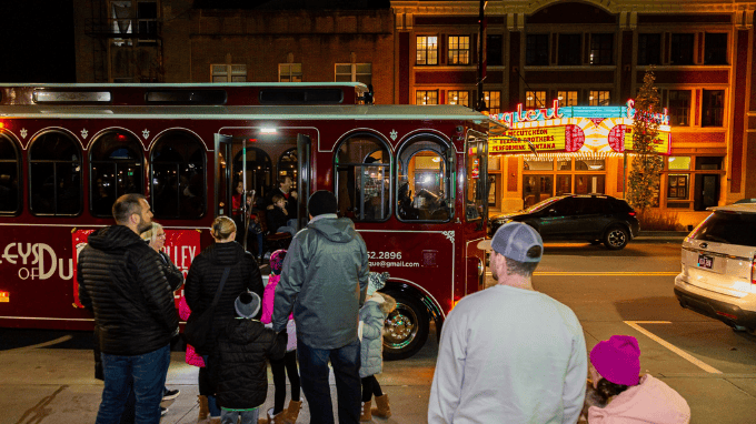 Downtown-Iowa-City_Festive-Friday_The-Local-Hub_Iowa-City_Events-Near-Me Festive Fridays by Downtown Iowa City. Event Featured on The Local Hub Iowa City